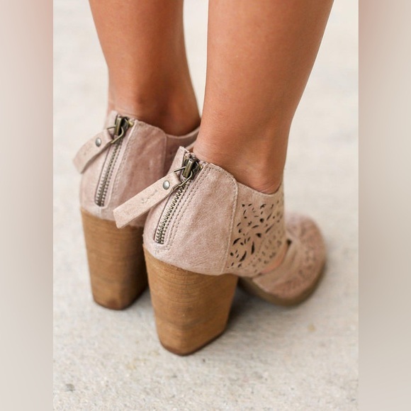 Not Rated Cream Booties ready to ship! Brand New Like Condition! - Picture 3 of 8